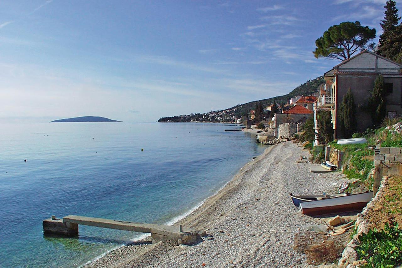 Apartments By The Sea Brist, Makarska - 11078 Exterior photo