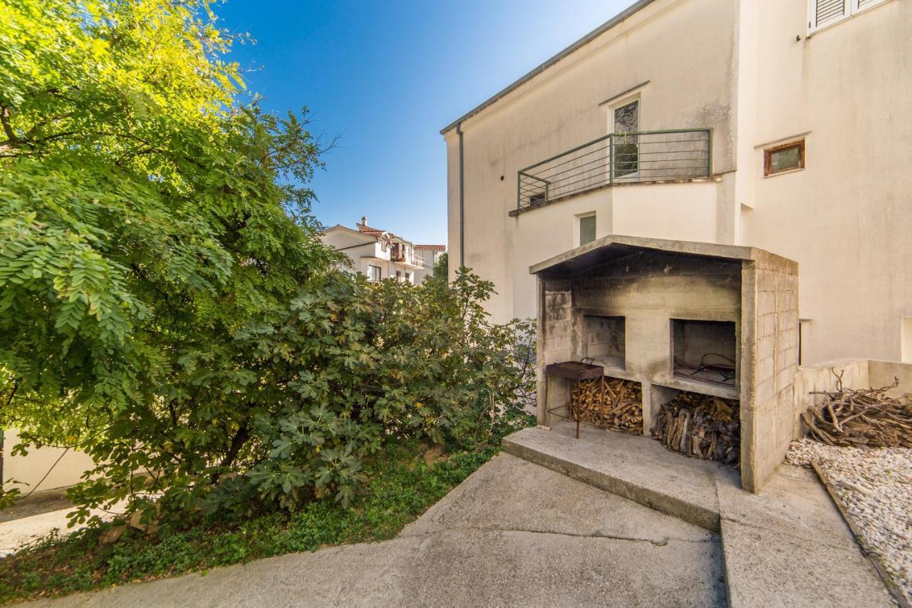Apartments By The Sea Brist, Makarska - 11078 Exterior photo