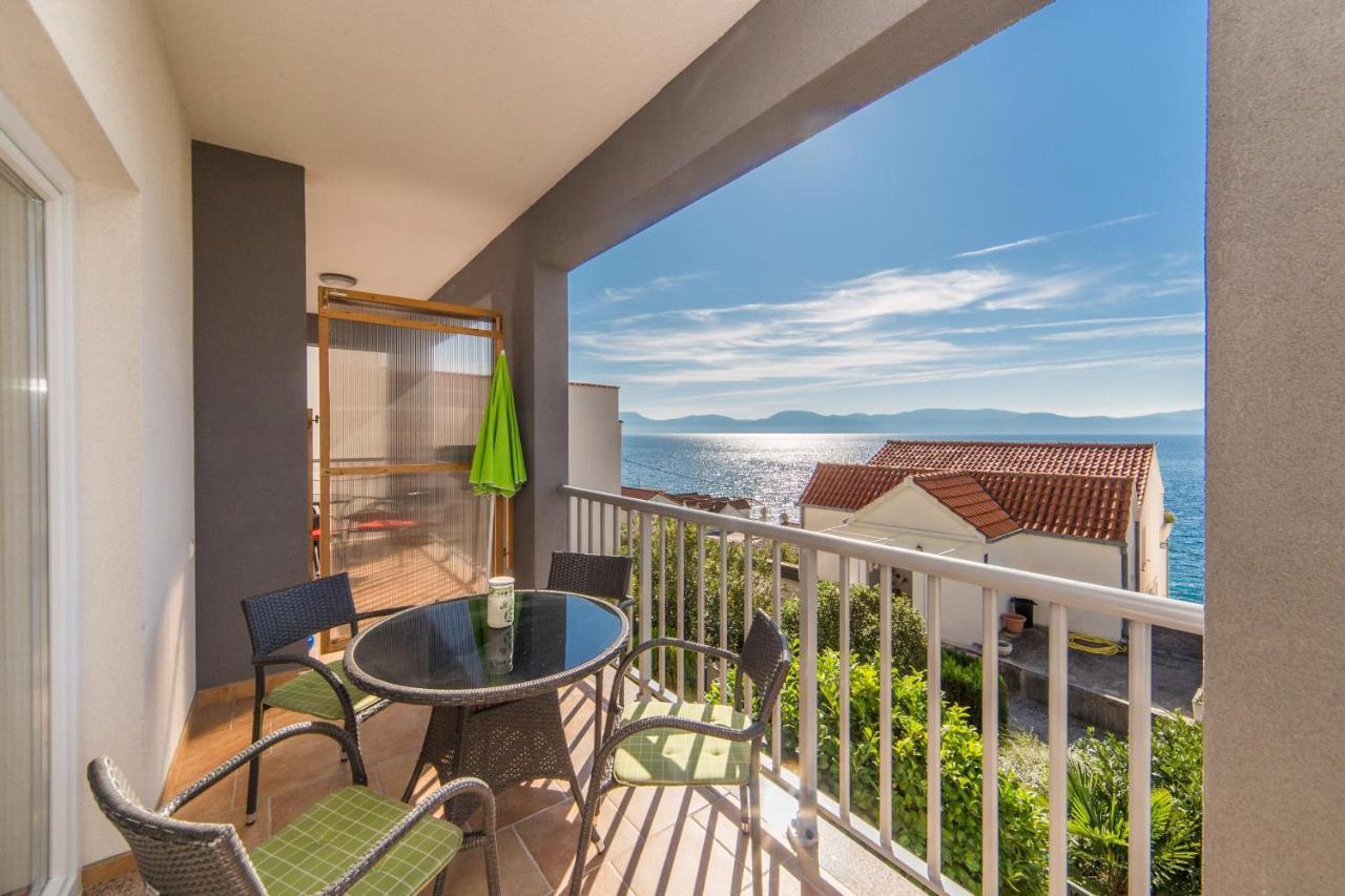 Apartments By The Sea Brist, Makarska - 11078 Exterior photo
