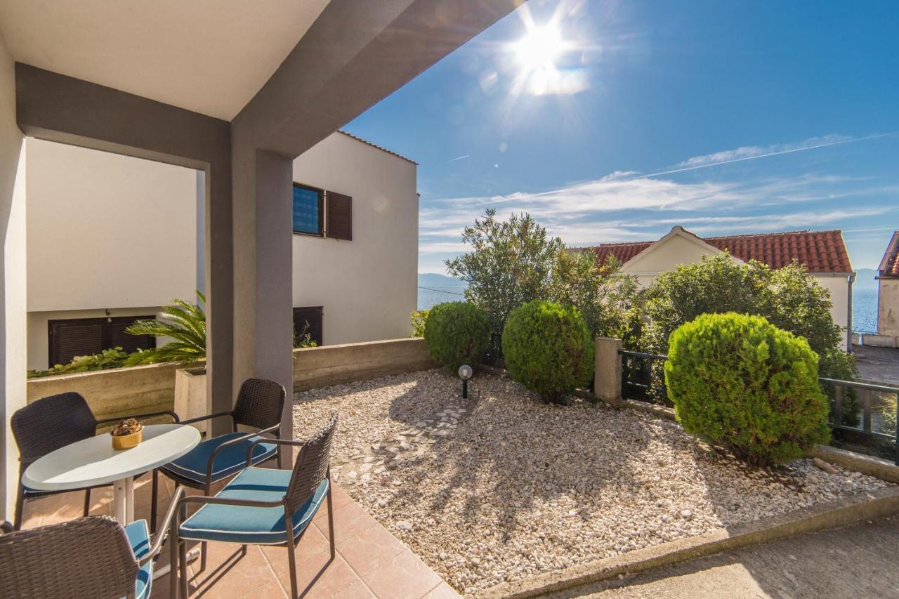 Apartments By The Sea Brist, Makarska - 11078 Exterior photo