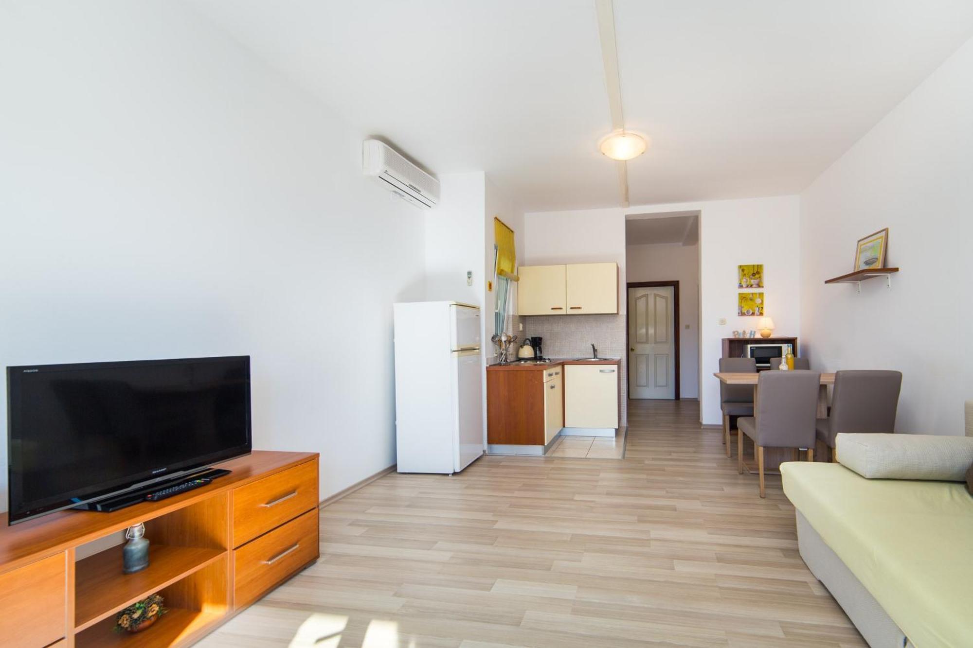 Apartments By The Sea Brist, Makarska - 11078 Room photo